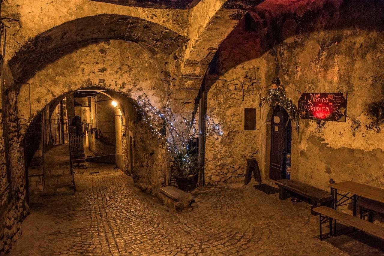 La Dote Panzió Santo Stefano di Sessanio Kültér fotó